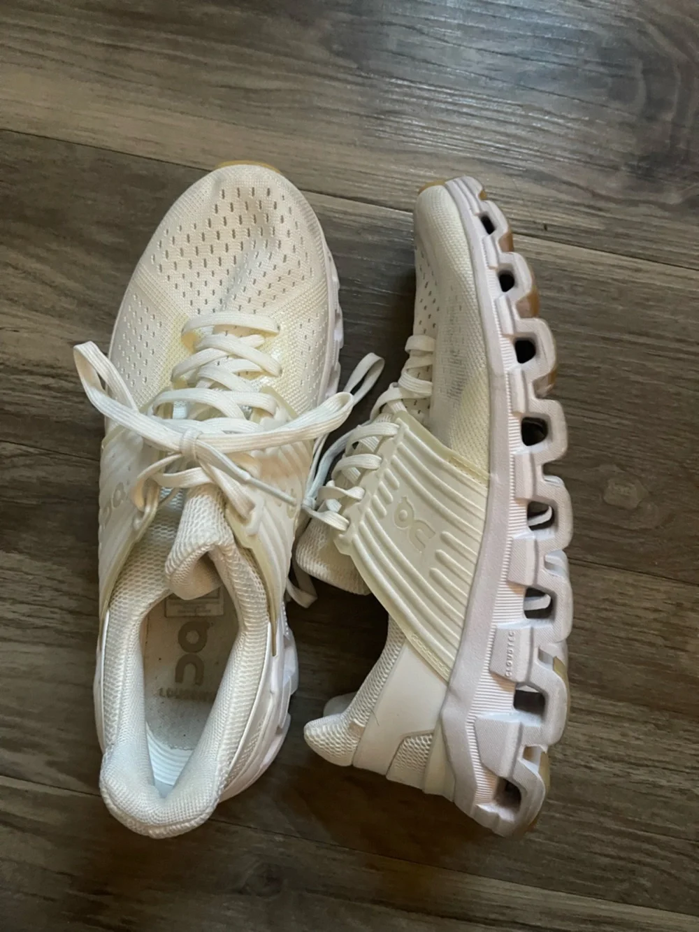 On Running Cream Women's Lightweight Running Sneakers - Picture 2 of 4